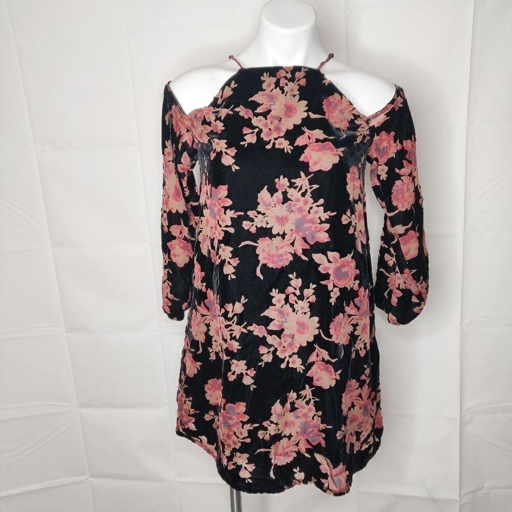 Dainty Hooligan Floral Cold Shoulder Dress Sz M